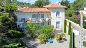 House close to the beach